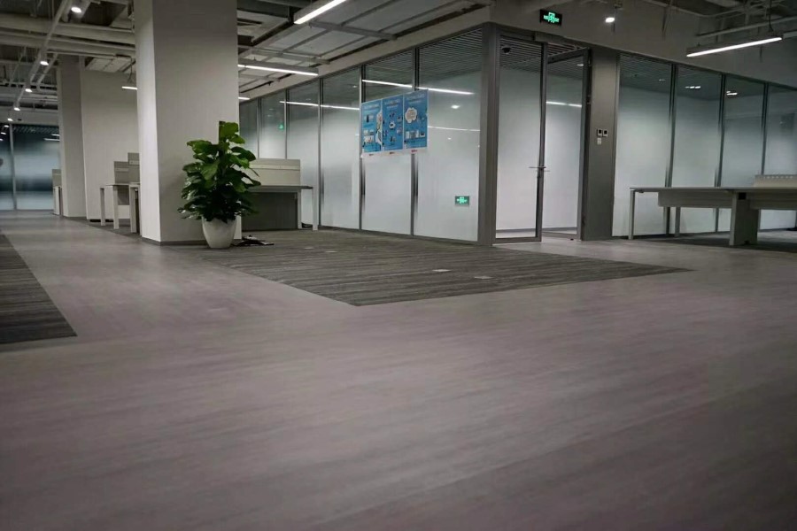 洁福多层复合pvc地板打造舒适静音的办公环境